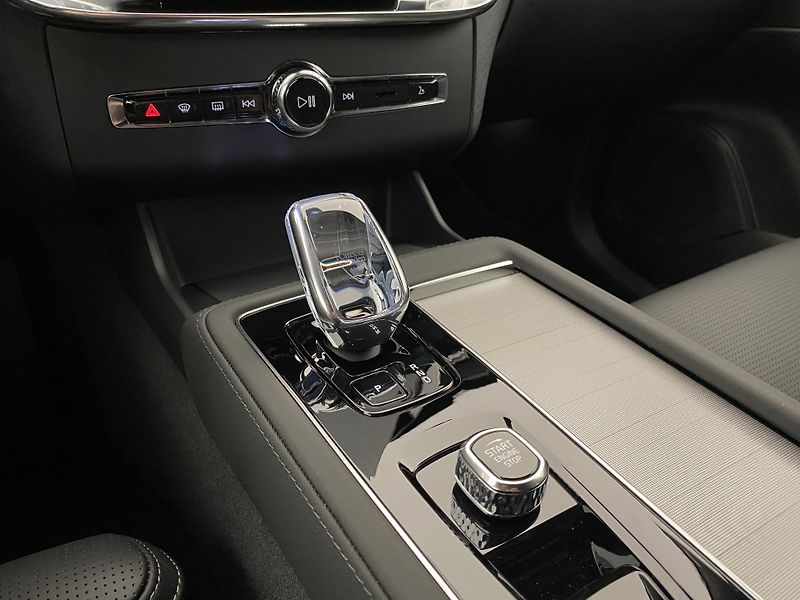 Volvo XC90 (2026) B5 AWD AUT BLACK EDITION PLUS  - fotka 39 z 71