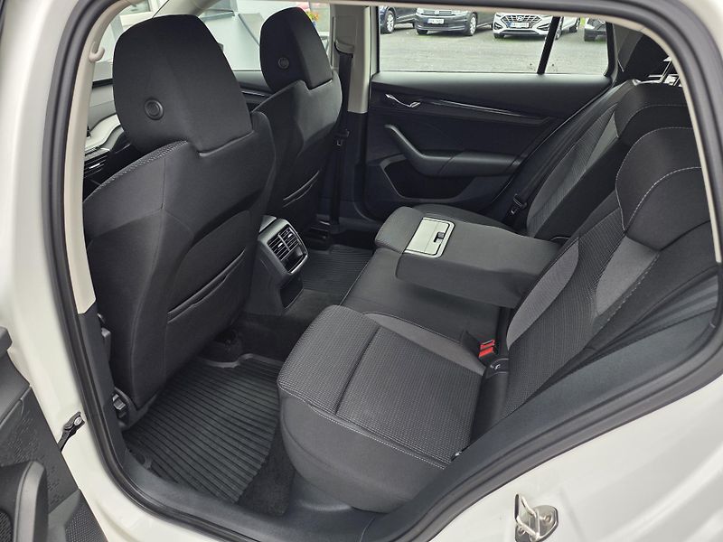 Škoda Octavia (2023) 2.0TDI AMBITION 1.MAJITEL ČR - fotka 9 z 20
