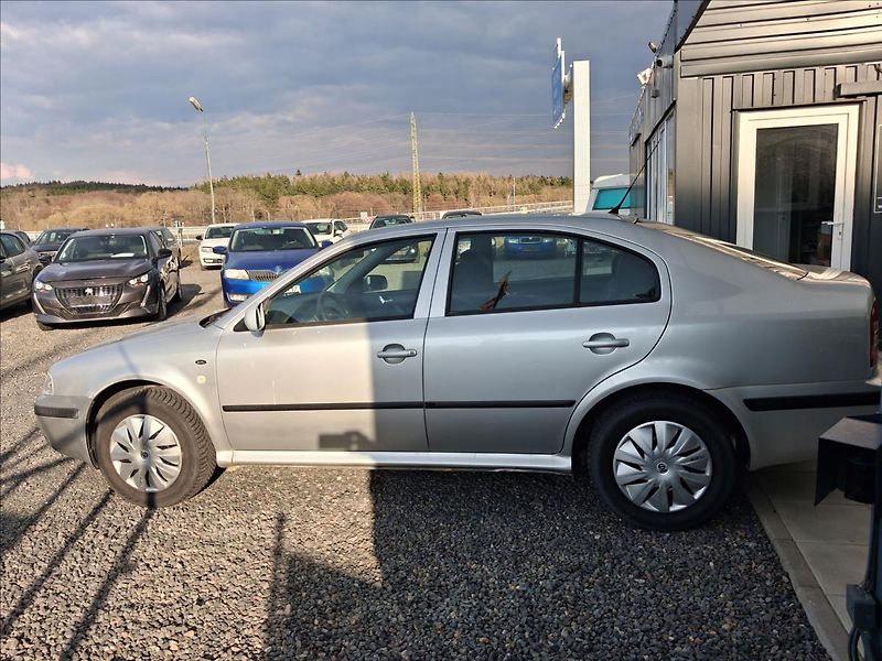 Škoda Octavia 2,0 - fotka 4 z 15