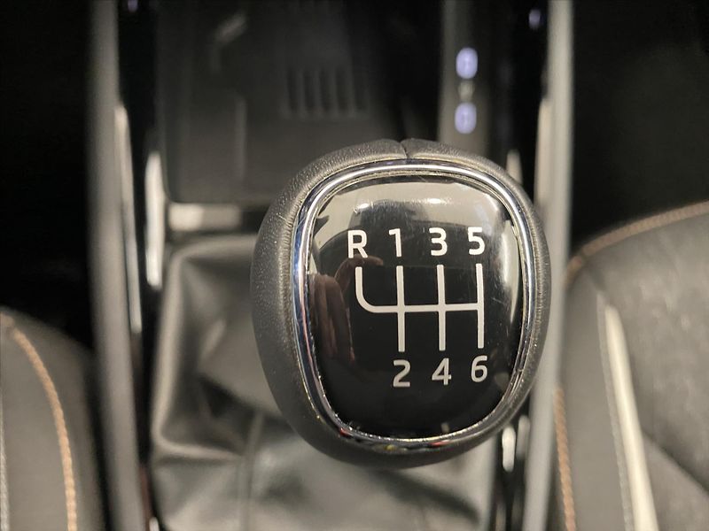 Škoda Kamiq 1,0 TSI 85kW Top Selection - fotka 18 z 30