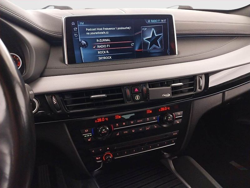 BMW X6 (2016) xDrive30d - fotka 12 z 23