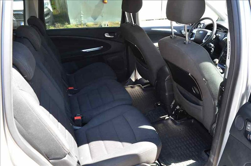 Ford Galaxy (2011) 2,0 TDCI 120KW - fotka 17 z 19
