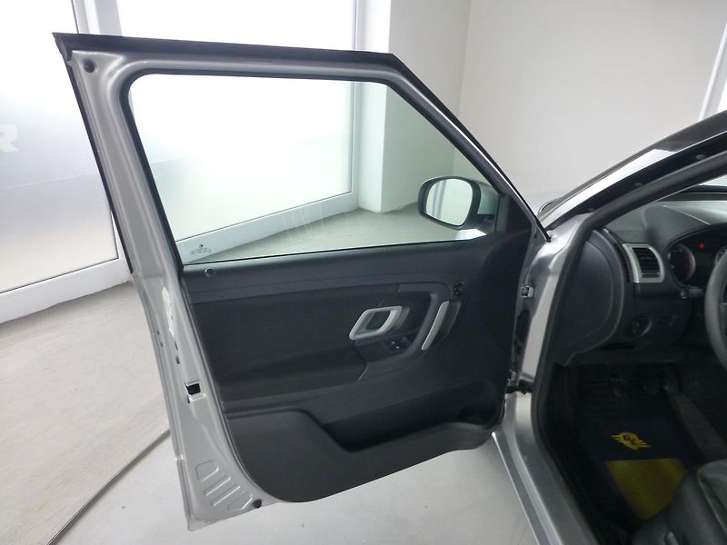 Škoda Fabia (2009) 1,6I-77KW*PARK.S**AC**VYHŘ.SED - fotka 9 z 25