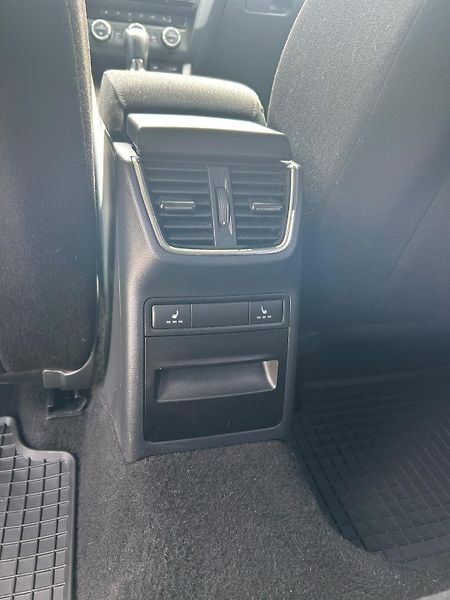 Škoda Octavia (2016) Octavia Scout 2.0TDI, DSG, 4x4 - fotka 16 z 33