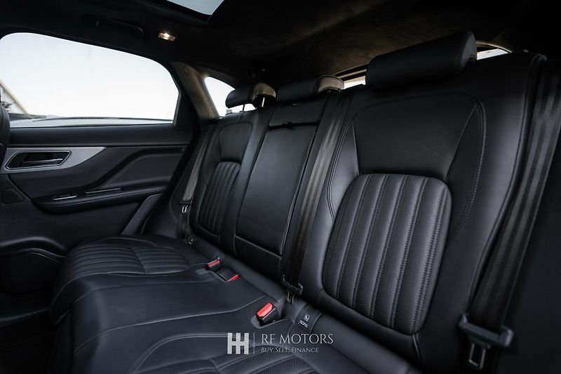 Jaguar F-Pace (2020) 2.0 P250 184kW 4x4 - fotka 24 z 43