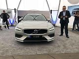 Volvo V60.