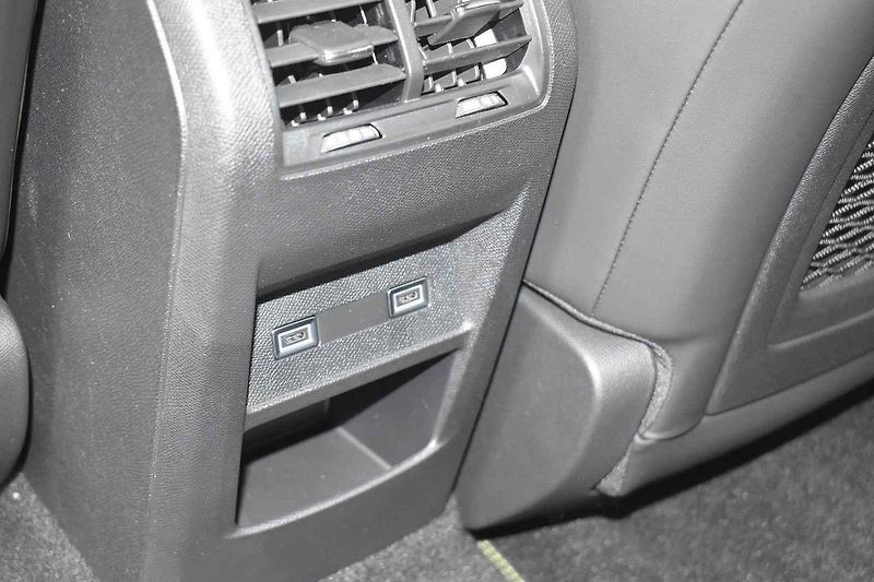 Peugeot 408 je solidně prostorný rodinný vůz s atraktivním vzhledem