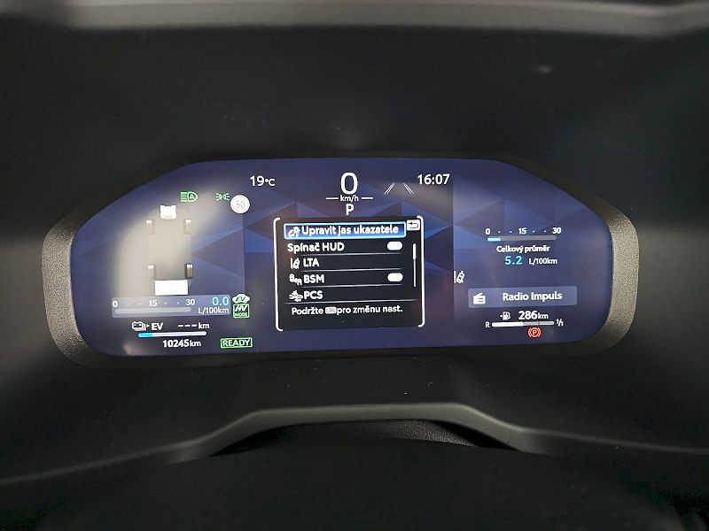 Toyota RAV4 (2025) 2.5PHEV 309k 4X4 EXECUTIVE SKY - fotka 17 z 28