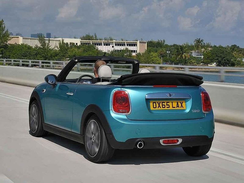 Mini Cabrio.