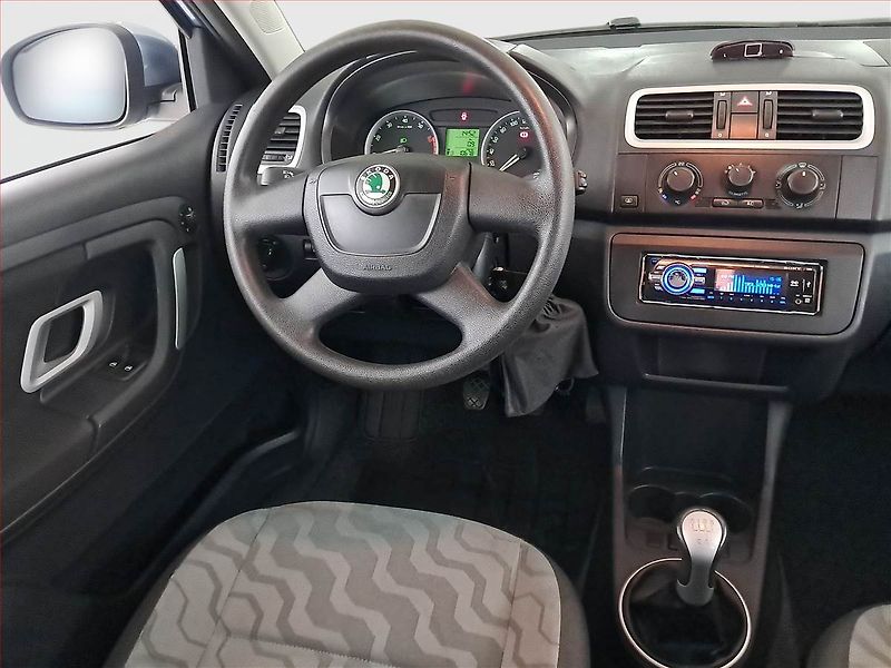 Škoda Fabia (2010) 1.2, Park. senzory - fotka 7 z 17