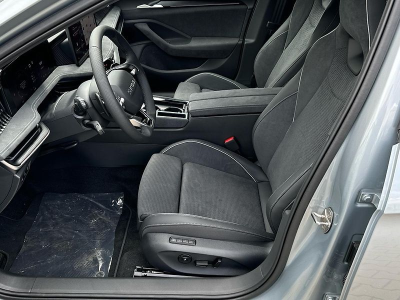 Škoda Superb Combi Sportline 2,0 TDI 110kW - fotka 11 z 17