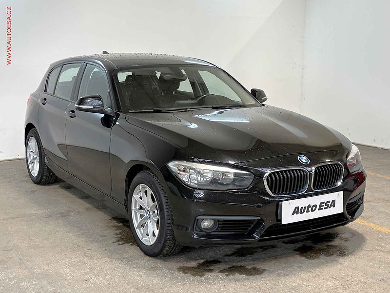 BMW Řada 1 (2017) 2.0 D, AC, STK5/28 - fotka 1 z 16