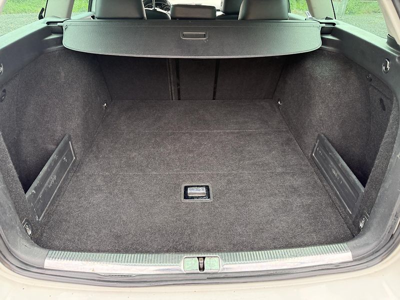 Volkswagen Passat 2,0TDI 4MOTION TAŽNÉ - fotka 7 z 21
