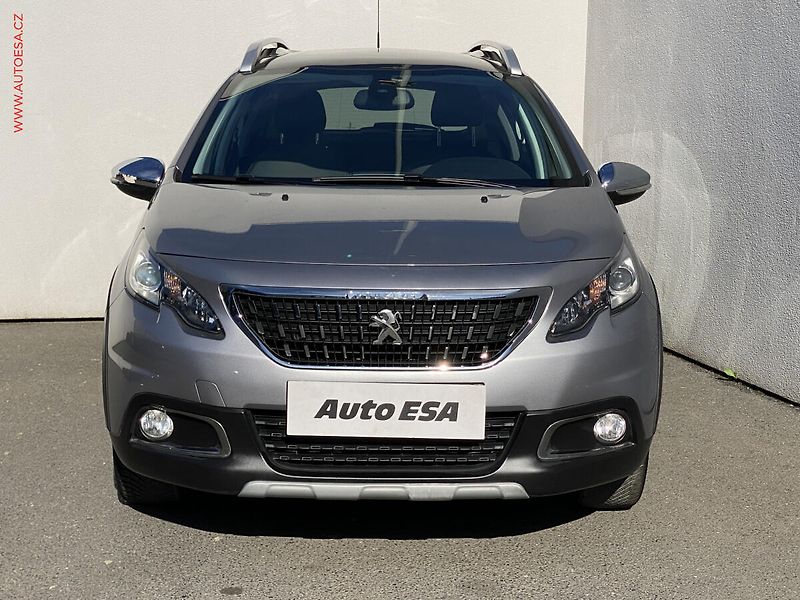 Peugeot 2008 (2017) 1.2 PT, Crossway, panor - fotka 2 z 17