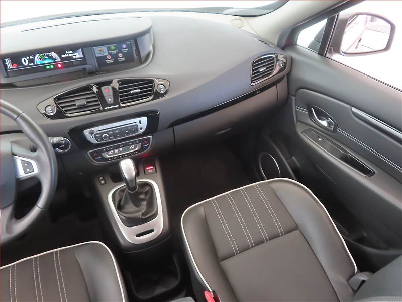 Renault Grand Scénic (2012) 1.5 dCi, Automat, Navi - fotka 8 z 14