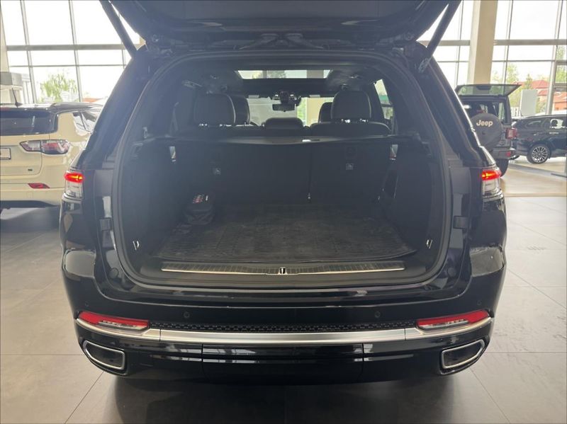 Jeep Grand Cherokee (2024) 2,0 4xe Plug-In 380k 8AT  Summ - fotka 6 z 19