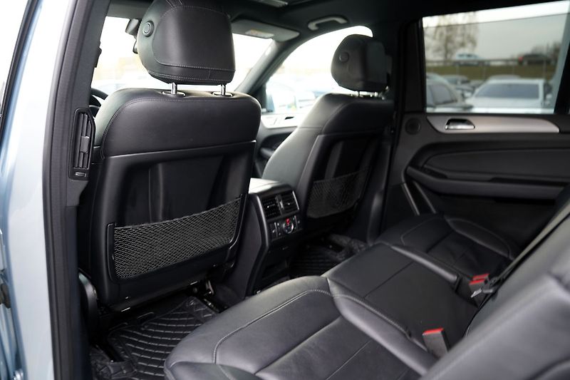 Mercedes-Benz GLS 350d 4Matic, ČR, 7 míst - fotka 37 z 50