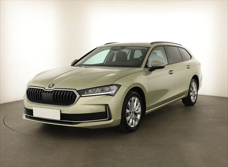 Škoda Superb (2024) 2.0 TDI - fotka 2 z 25