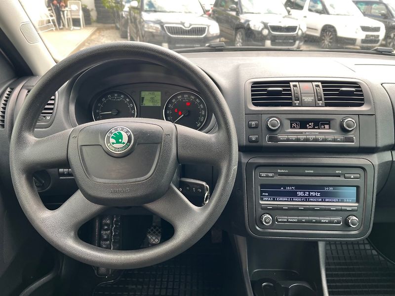 Škoda Roomster (2010) 1.6 TDI Velmi pěkný - fotka 9 z 19
