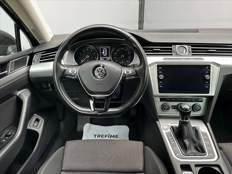 Volkswagen Passat 1,4 TSI 110kW-MANUAL!! - fotka 17 z 37