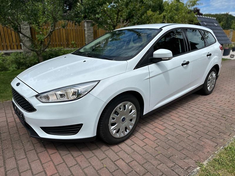 Ford Focus (2015) 1.0 EcoBoost 74kw - fotka 3 z 24