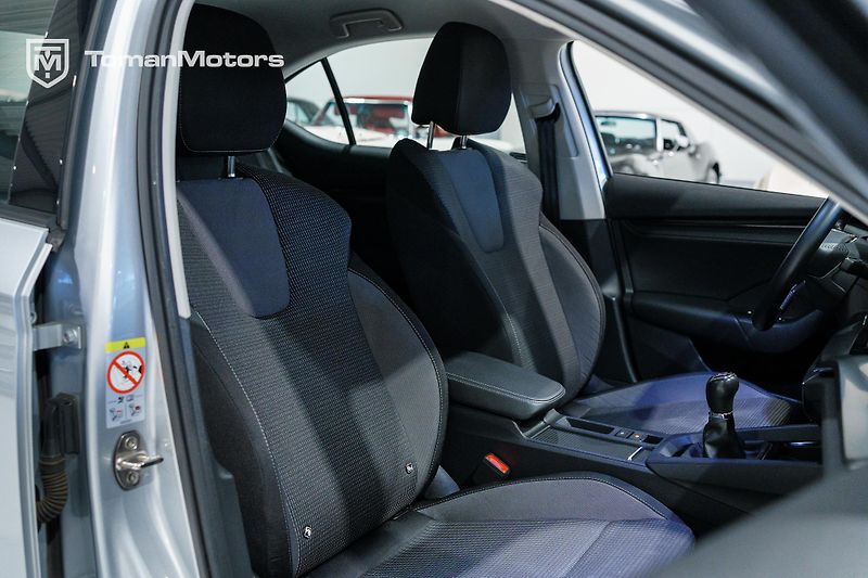 Škoda Octavia (2022) 2.0L TDI Abtion - fotka 17 z 19
