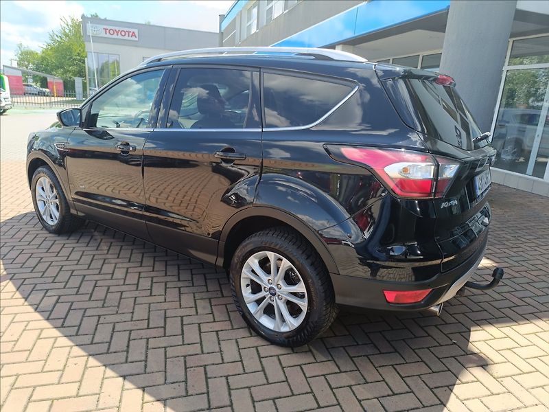 Ford Kuga 2,0 TDCi 4x4 AT Titanium - fotka 7 z 21