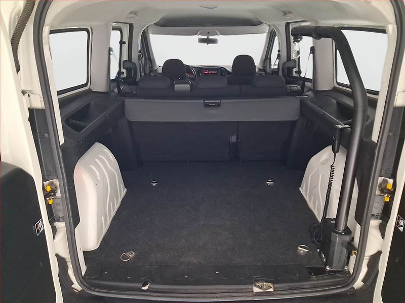 Fiat Dobló (2017) Maxi 1.6 MultiJet, 5Míst, ČR - fotka 13 z 17