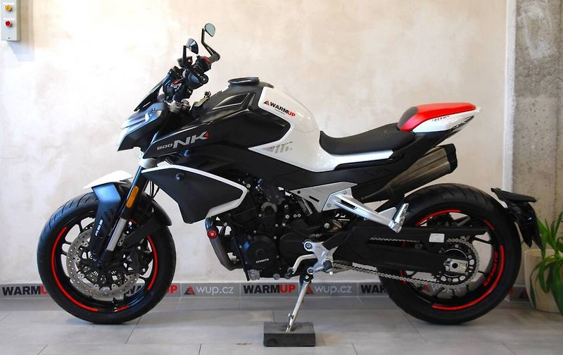 CFMOTO 800 NK (2025) 800NK Sport - krásný stav,serv - fotka 12 z 20