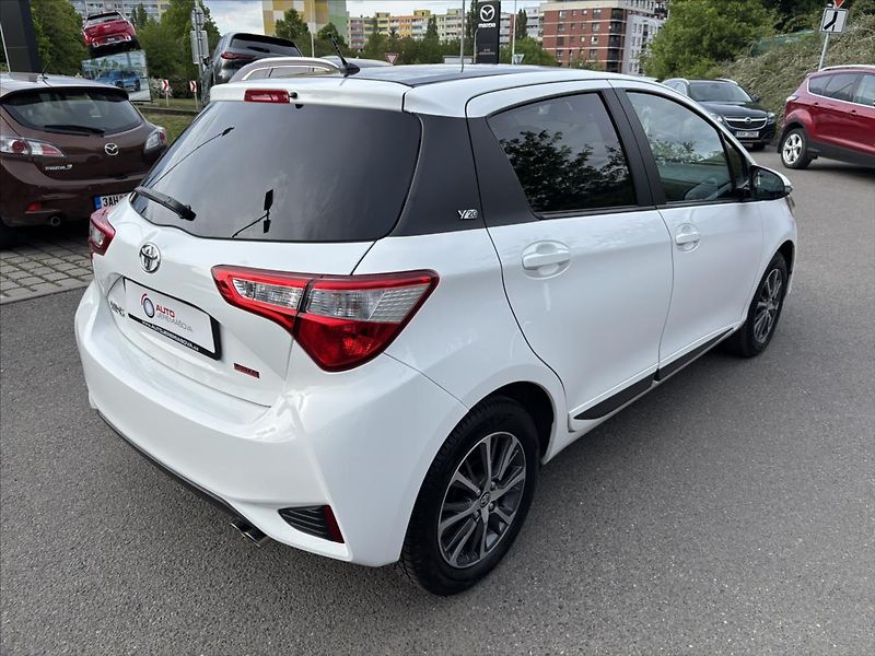 Toyota Yaris 1,5 VVT-i Active KAMERA - fotka 5 z 34