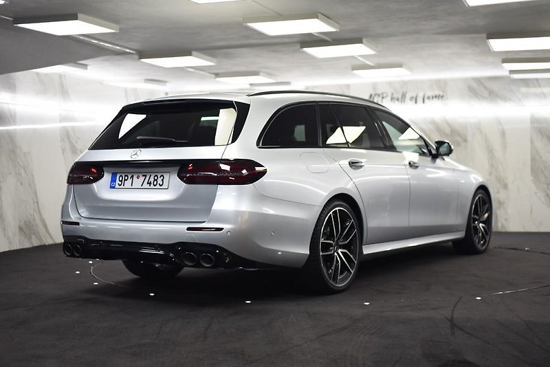 Mercedes-Benz Třídy E E53 AMG - fotka 4 z 22