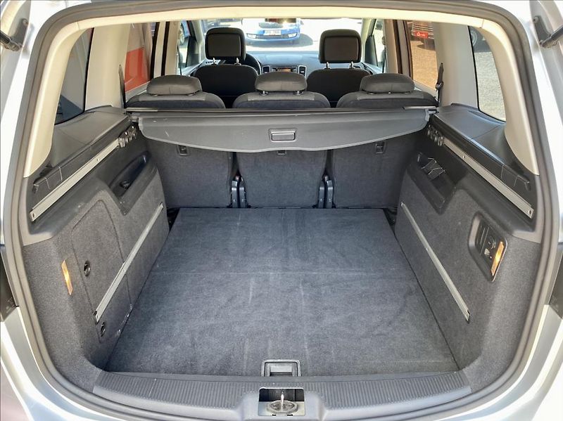 Volkswagen Sharan 2,0 TDI 103kW / DSG / VÝHŘEV - fotka 14 z 46