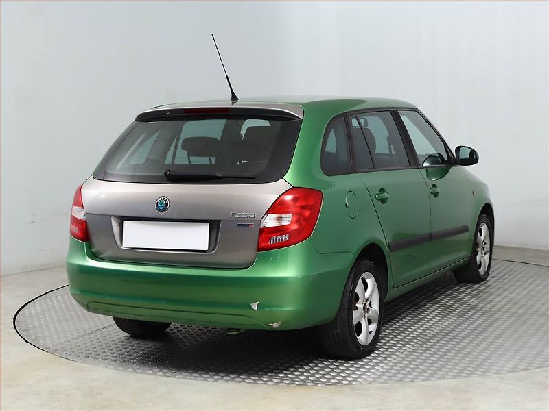 Škoda Fabia (2010) Ambition 1.2 TSI, jezdí dobře - fotka 5 z 10
