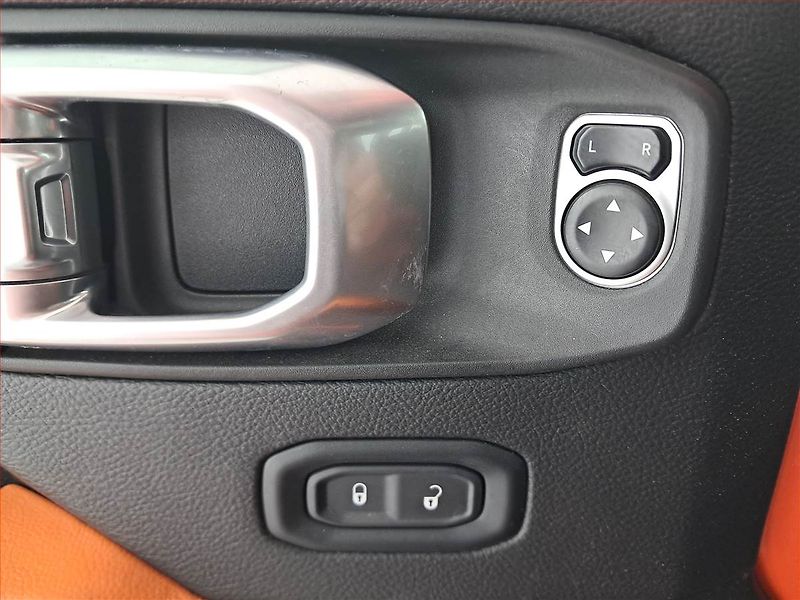 Jeep Wrangler (2019) 2.2 MultiJet - fotka 23 z 26