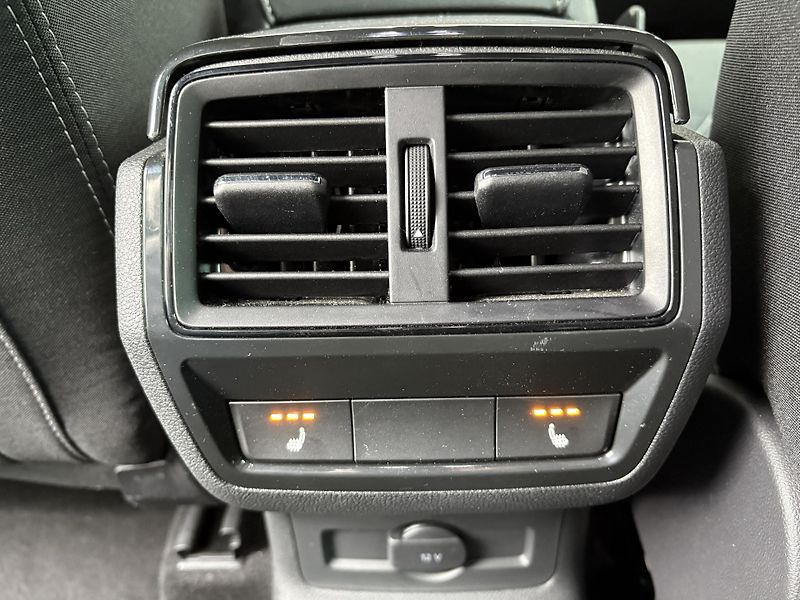 Škoda Karoq (2022) 2.0TSi 140kW 4x4SPORTLINE      - fotka 21 z 45