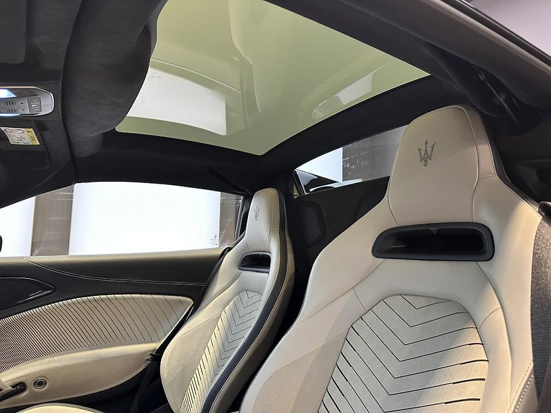Maserati MC20 (2023) Cielo 630HP  - fotka 12 z 29