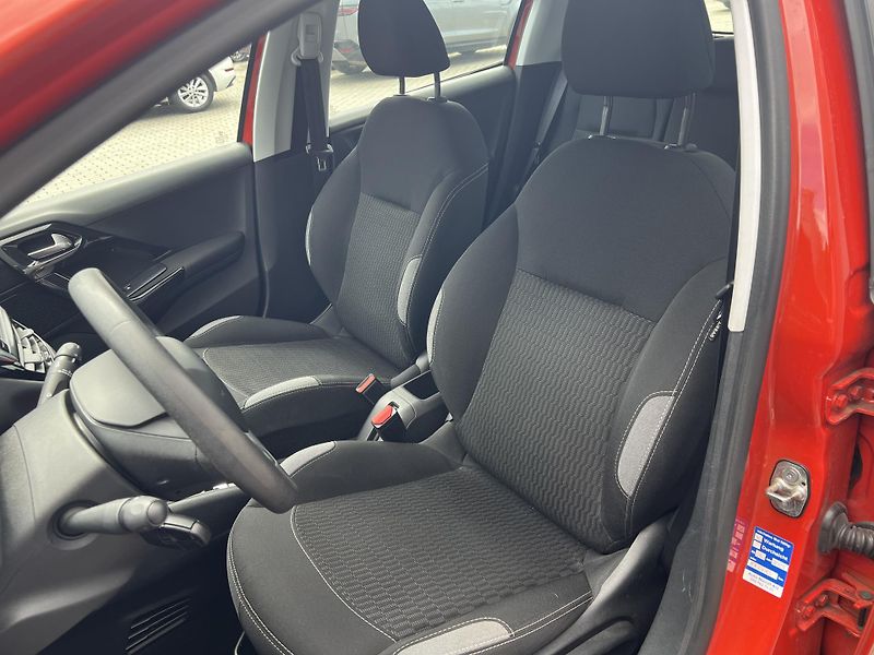 Peugeot 208 1.2*Servis*Tempomat*DPH* - fotka 13 z 37
