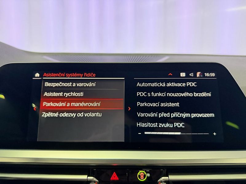 BMW Řada 3 340i xDrive, HUD, HARMAN/KARDO - fotka 18 z 27