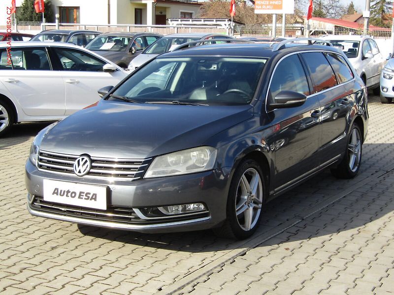Volkswagen Passat (2012) 2.0 TDi, DSG, kůže, panor. - fotka 3 z 23