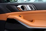 BMW X5 M60i xDrive/AT9/21/530 PS - náhled 24