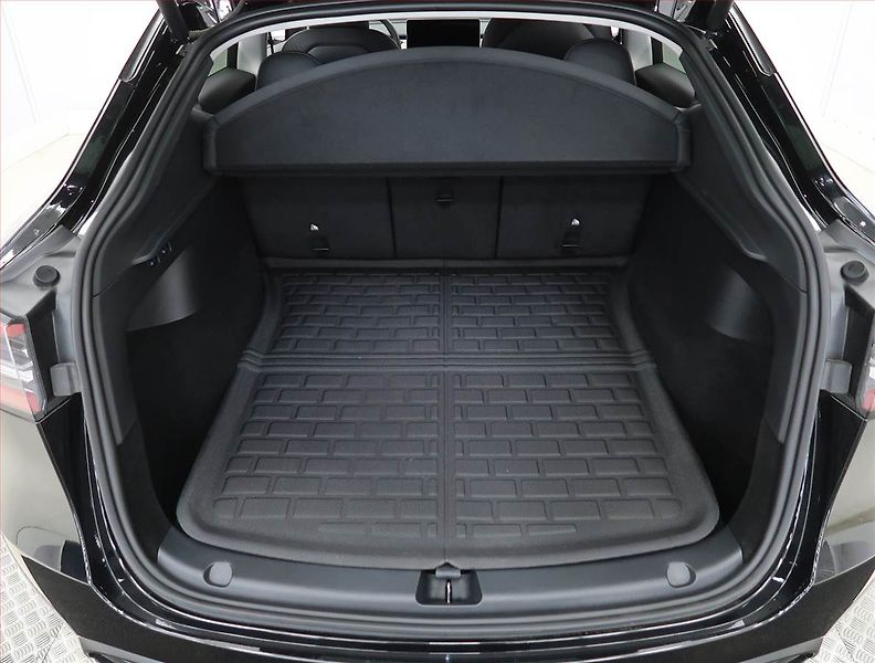 Tesla Model Y (2023) RWD LFP 60kWh, SoH 98% - fotka 13 z 32