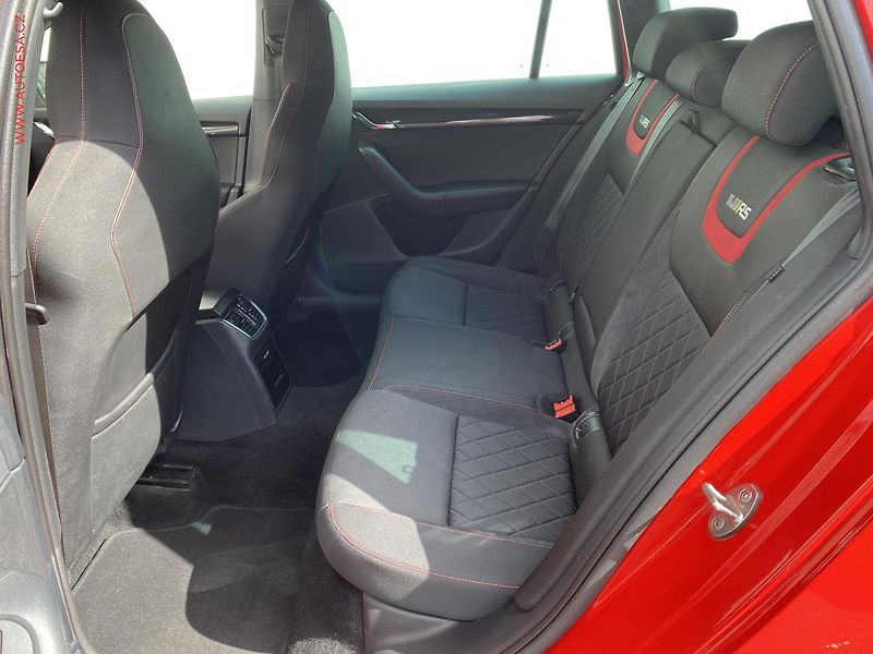 Škoda Octavia (2019) 2.0 TDi 4x4, RS, DSG, +ALU - fotka 10 z 19