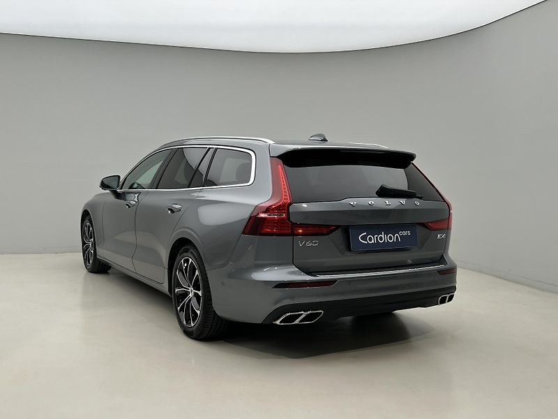 Volvo V60 D4 MOMENTUM AUT - fotka 10 z 46