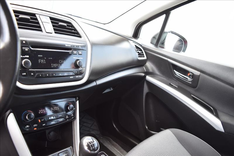Suzuki SX4 S-Cross 1,6 D 88KW NOVÁ STK TAŽNÉ 4X4 - fotka 44 z 49