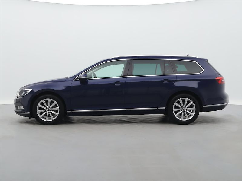 Volkswagen Passat Variant 2,0 TDI 110kW DSG Highline LED - fotka 4 z 32