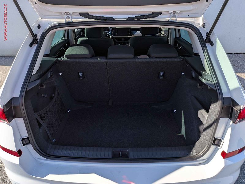 Škoda Kamiq (2023) 1.0TSi, ČR, Style, LED - fotka 7 z 15