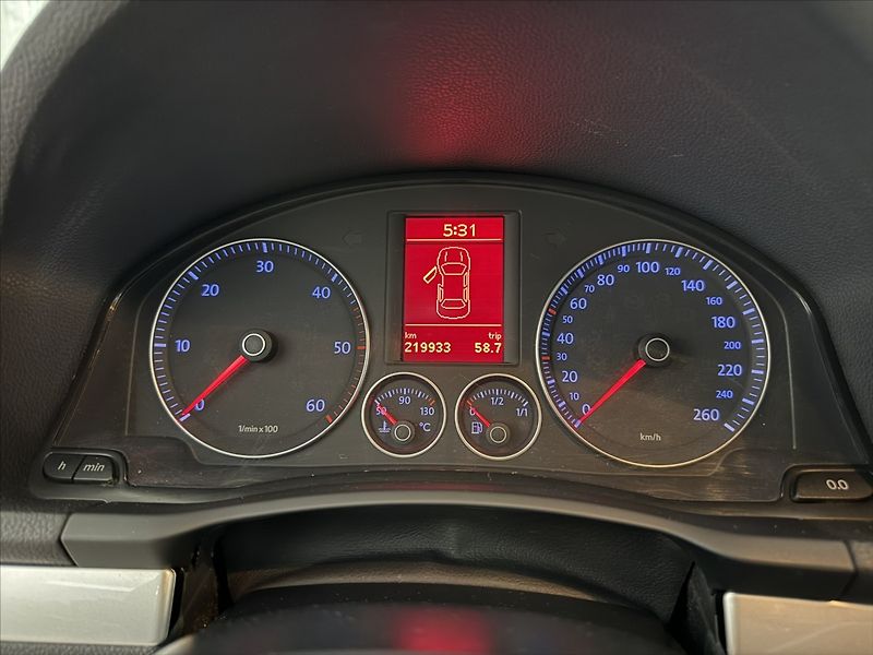 Volkswagen Jetta 1,9   TDI 77KW UNITED 1.MAJ - fotka 12 z 28