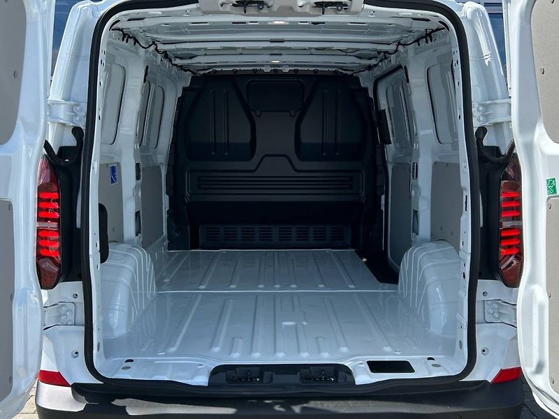 Volkswagen Transporter (2026) e skříň 100kW KR - fotka 8 z 31