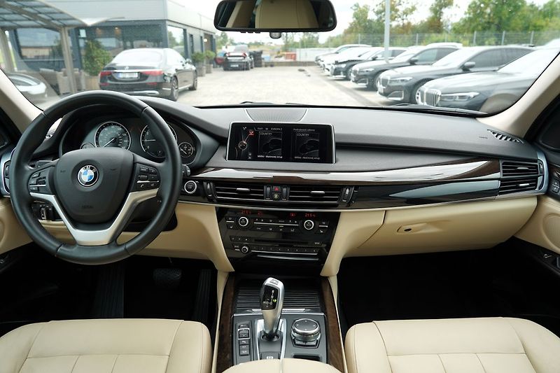 BMW X5 40e xDrive/iPerformance/315 PS - fotka 30 z 49