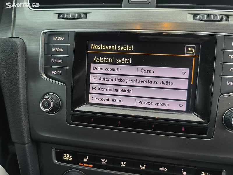 Volkswagen Golf 2.0TDI4X4,VÝBAVA,KRÁSNÝ,SERVIS - fotka 21 z 49